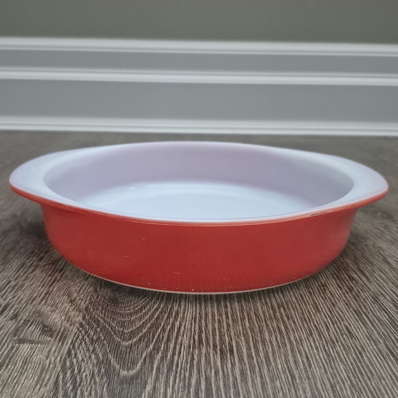 Pyrex Pink Flamingo Round Cake/Pie Pan 8 Inches Vintage - Picture 1 of 7